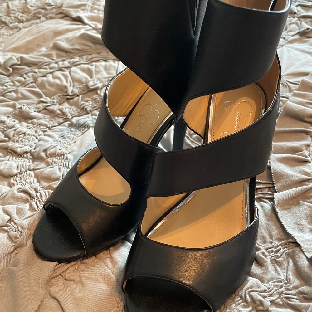 Jessica Simpson black heels, zip back, size 6.5, 4inch heel